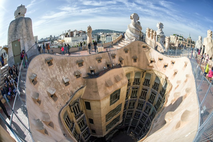 La Pedrera, dessinée par l'architecte Antoni Gaudí. Jaroslav Moravcik - Shutterstock.com
