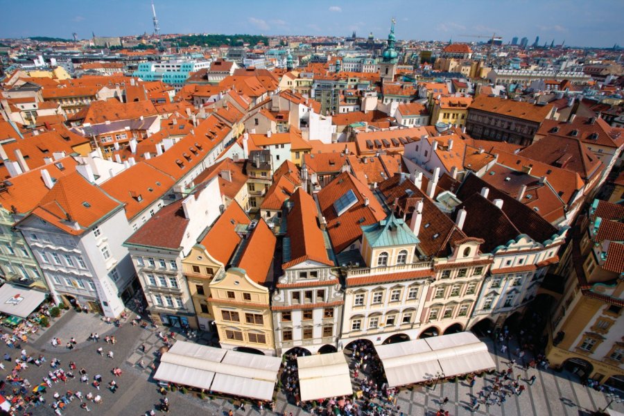 Place de la Vieille Ville (Staroměstské Náměstí) vue du ciel. (© Author's Image))