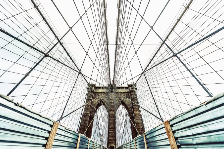 Détails du pont de Brooklyn, un des plus vieux ponts suspendus au monde. (© Mlenny - iStockphoto))