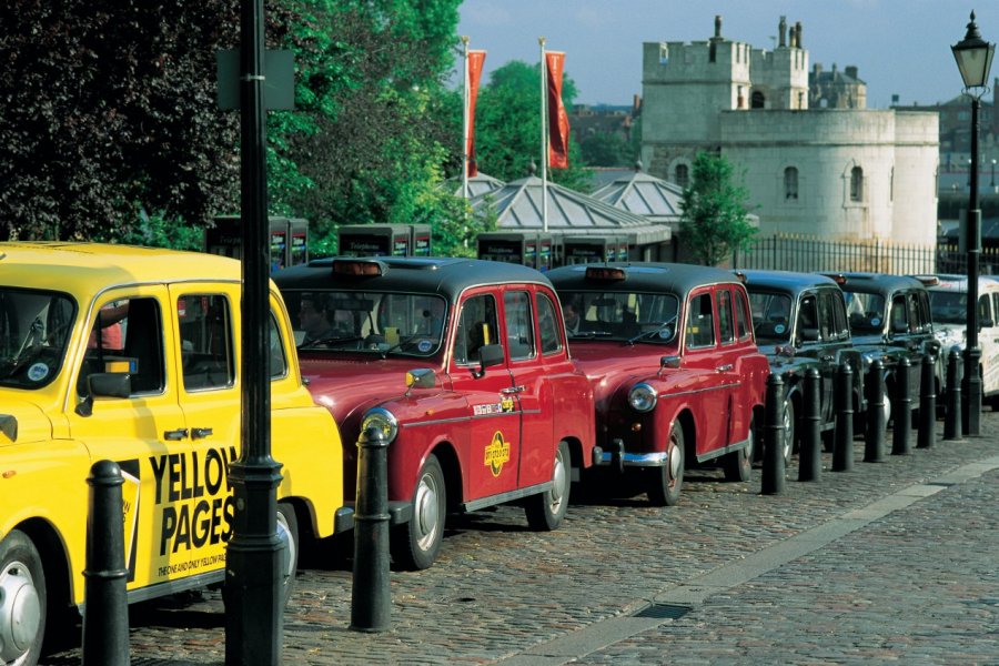 Les cabs, les fameux taxis londoniens. (© Hugo Canabi - Iconotec))