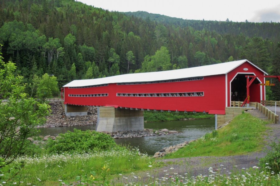 Pont couvert de Routhierville dans la vallée de la Matapédia. Valérie FORTIER