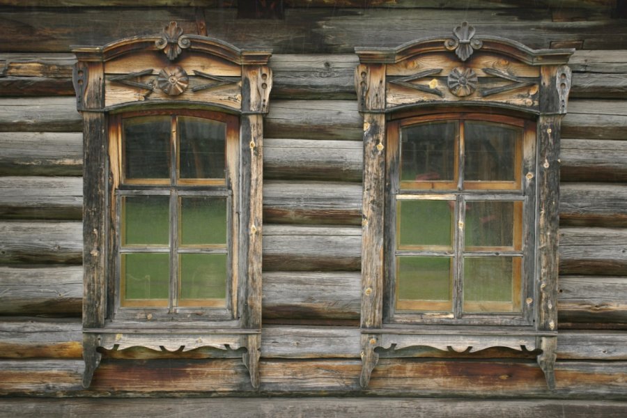 Musée ethnographique, maison en bois typique de Sibérie Stéphan SZEREMETA
