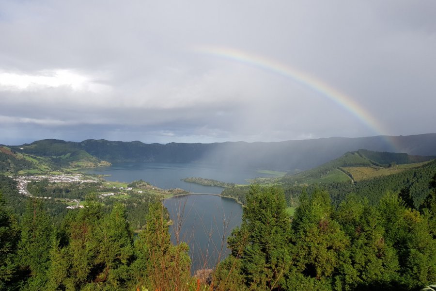 Sete Cidades sous un arc-en-ciel. Chloé OBARA