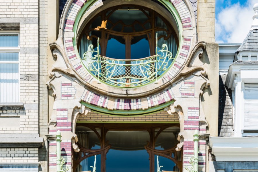 Façade art nouveau. (© Werner Lerooy - Shutterstock.com))