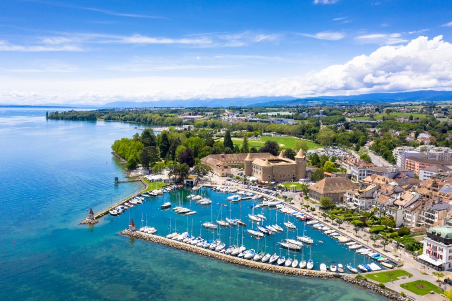 Vue sur le château et le port de Morges. Samuel Borges Photography - Shutterstock.com