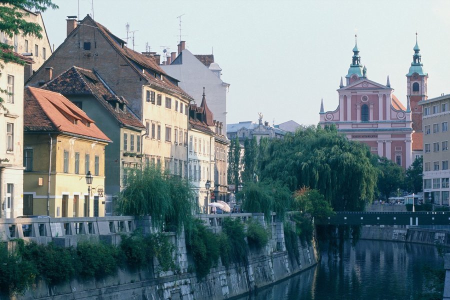 Maisons le long de la Ljubljanica. Stéphane Maréchal - Iconotec