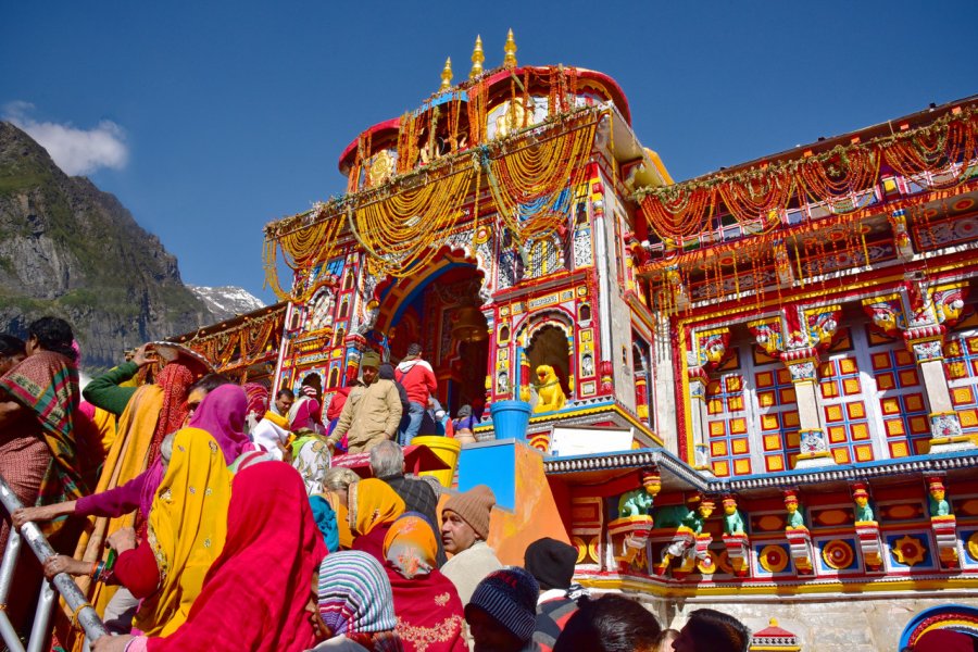 Pèlerins au Badrinath Temple. AjayTvm - Shutterstock.com