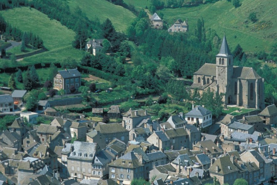 Vue générale de Chaudes-Aigues (© Alamer - Iconotec))