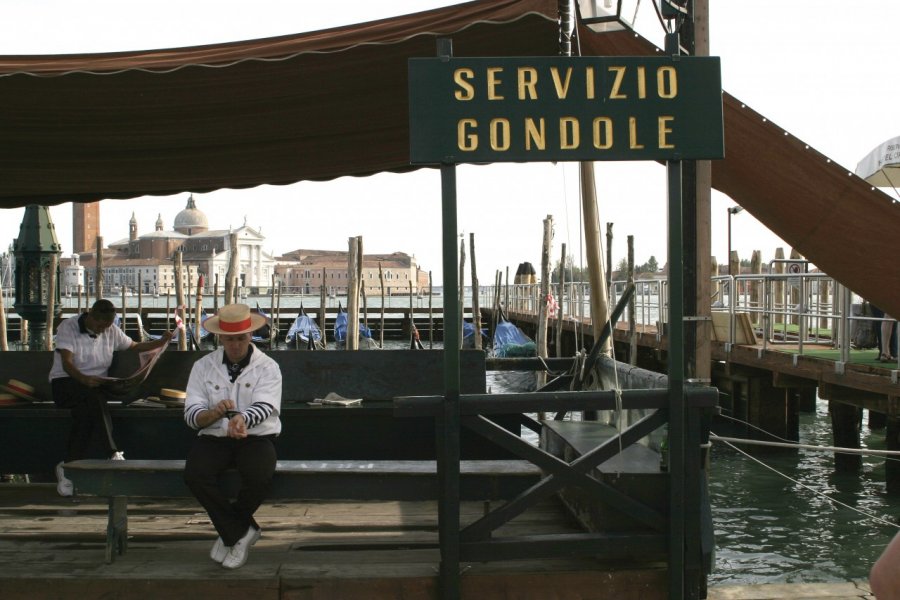 Gondolier de la Sérénissime. (© Picsofitalia.com))