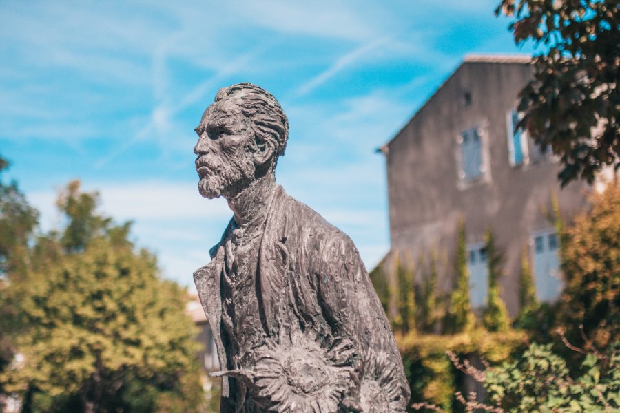 Statue de Van Gogh à Saint-Rémy-de-Provence. VanoVasaio - Shutterstock.com