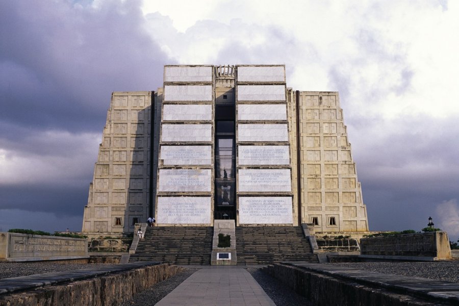 Faro a Colón. Author's Image