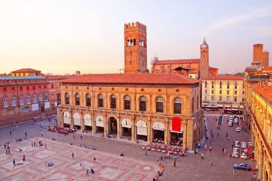 Palazzo Re Enzo, Bologne. Claudio Zaccherini - Shutterstock.com