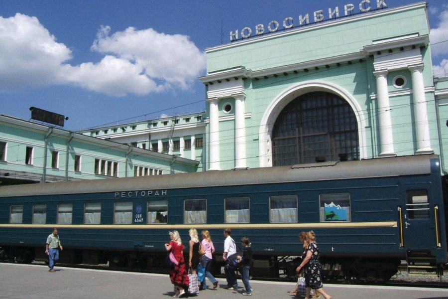 La gare centrale de Novossibirsk, plus grande gare ferroviaire de Sibérie Stéphan SZEREMETA