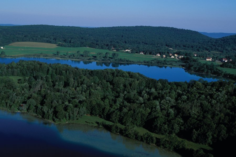 Les lacs de Clairvaux PIERRE DELAGUÉRARD - ICONOTEC