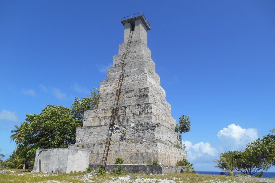 Le phare de Fakarava Roxane LAMOUILLE