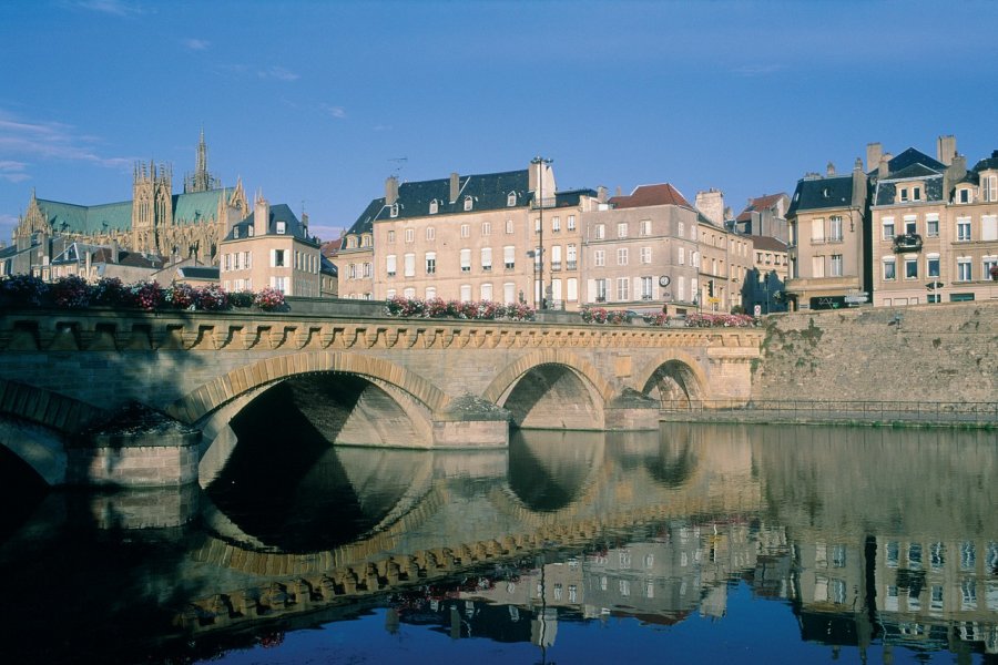 Maisons bourgeoises sur les rives de la Moselle, Metz ERWAN LE PRUNNEC - ICONOTEC