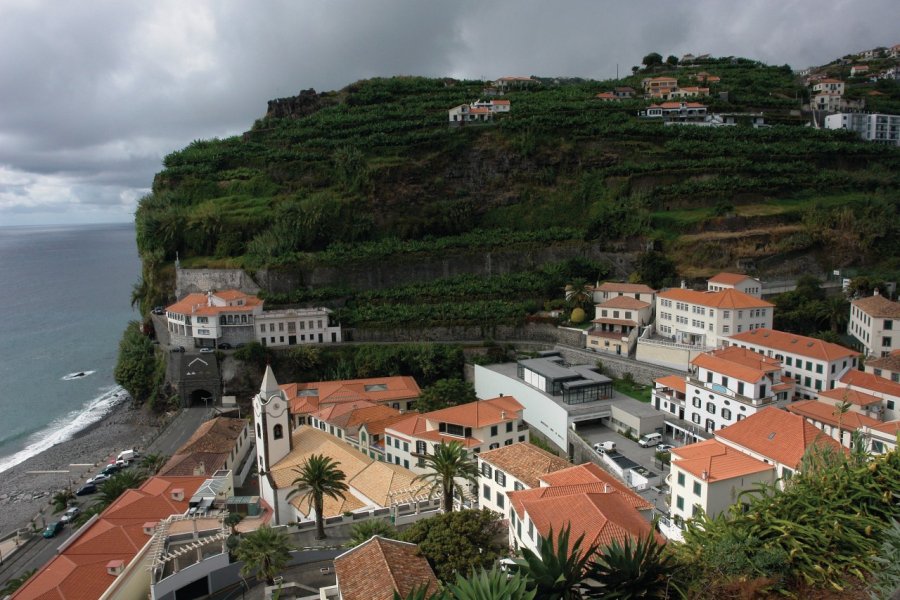 Vue panoramique sur Ponta do Sol depuis la terrasse de la Quinta da Rochinha. Sébastien CAILLEUX