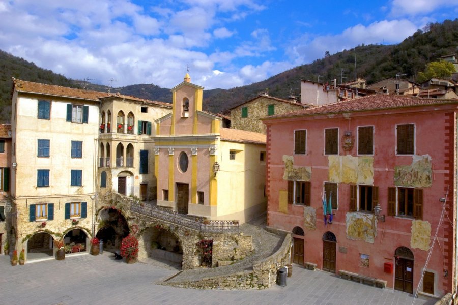 Apricale. Archive Agenzia in Liguria