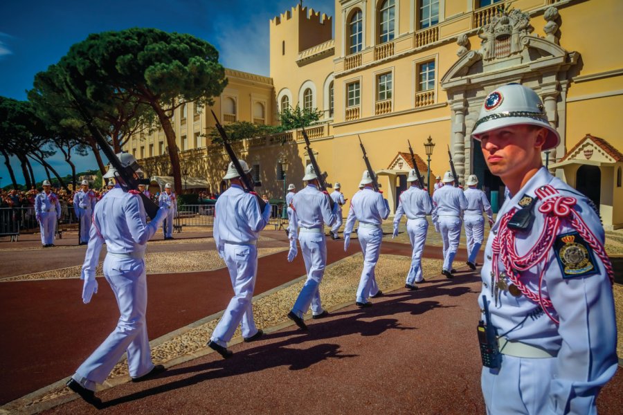 La relève de la garde au Palais de Monaco Oliver Chan - iStockphoto.com