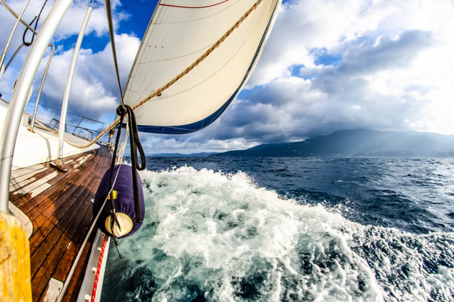 Voile à Elbe. Bonfa - Shutterstock.com