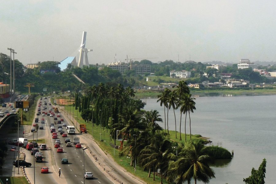 Une vue du boulevard lagunaire depuis l'hôtel Pullman. Au fond, la cathédrale Saint-Paul. Christian VERMEIL