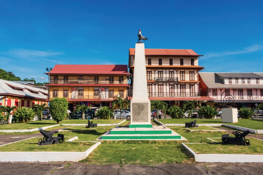 Place du Coq à Cayenne. Arpad Benedek - iStockphoto.com