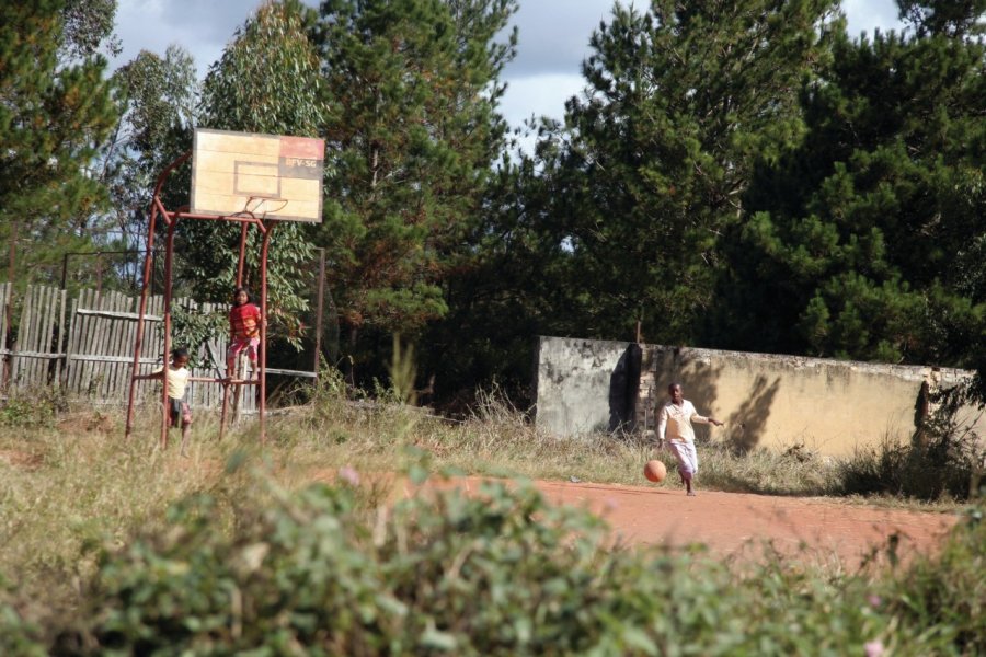 Basket à Moramanga Arnaud BONNEFOY