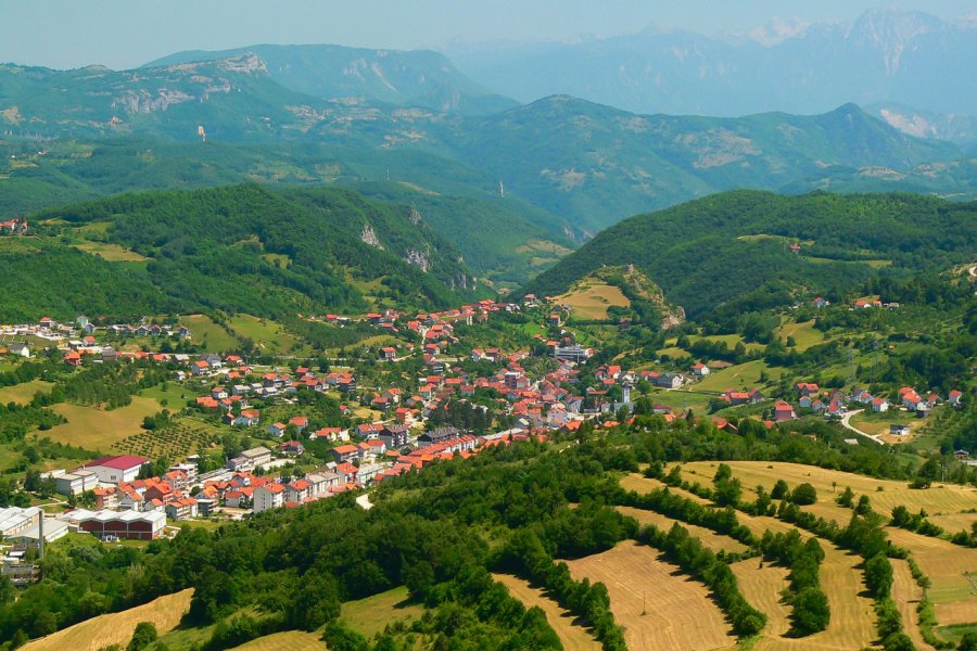 Vue sur Prozor. delmapto / Shutterstock.com