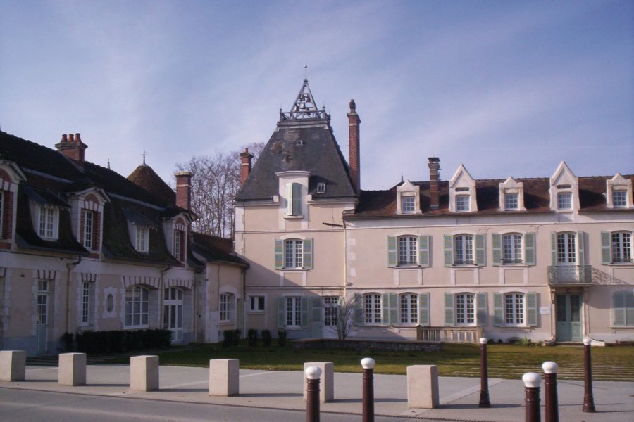 Le mairie de Monéteau Josiane Maxel
