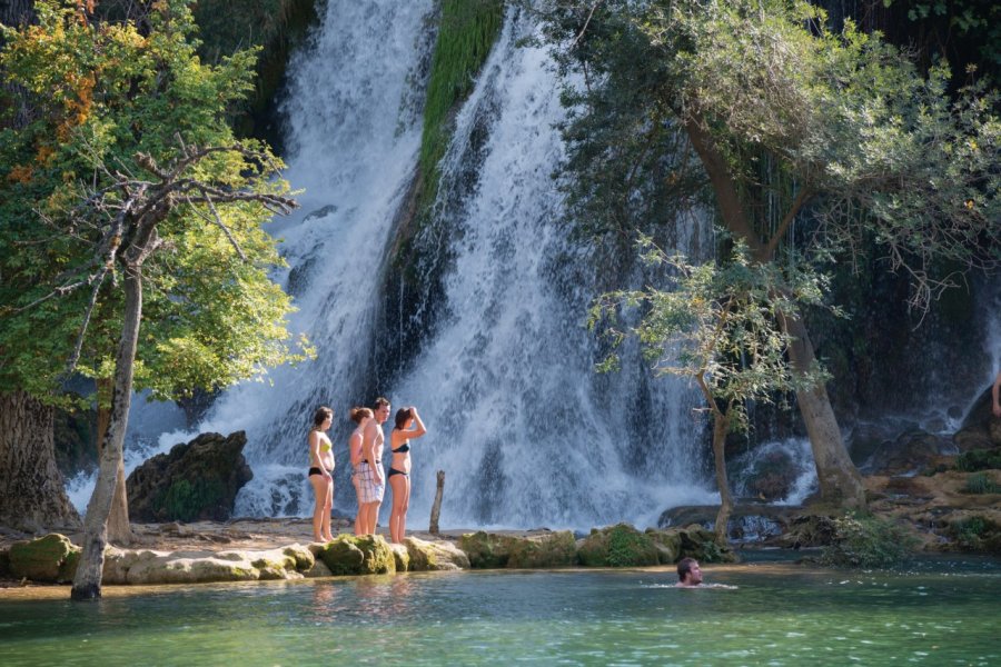 Baignade dans les chutes de Kravica à Ljubuski. Joel Carillet - iStockphoto