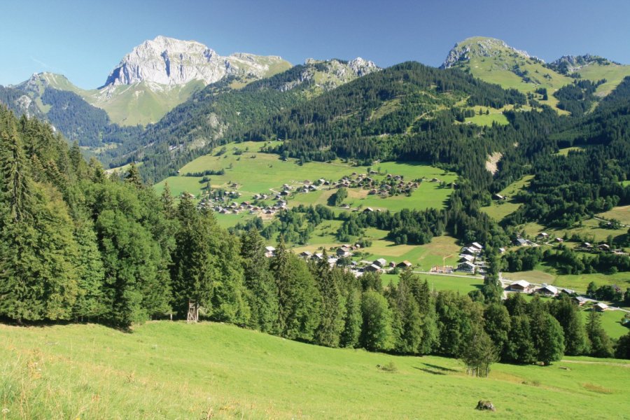 La vallée d'Abondance (© Alexis BORG - Fotolia))