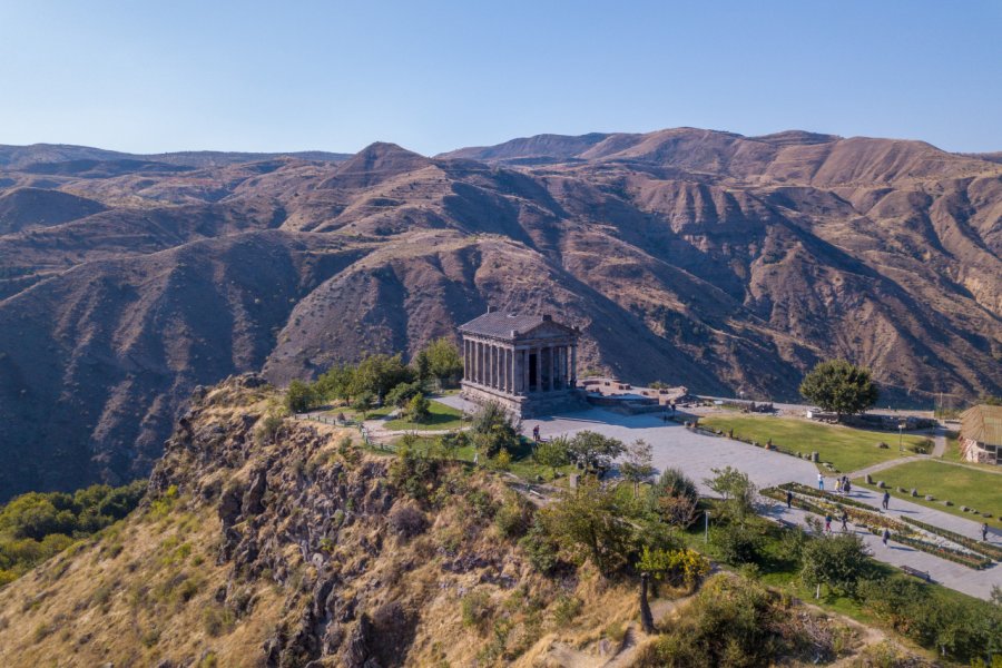 Vue sur le temple de Garni. Frank Ufa - Shutterstock.com