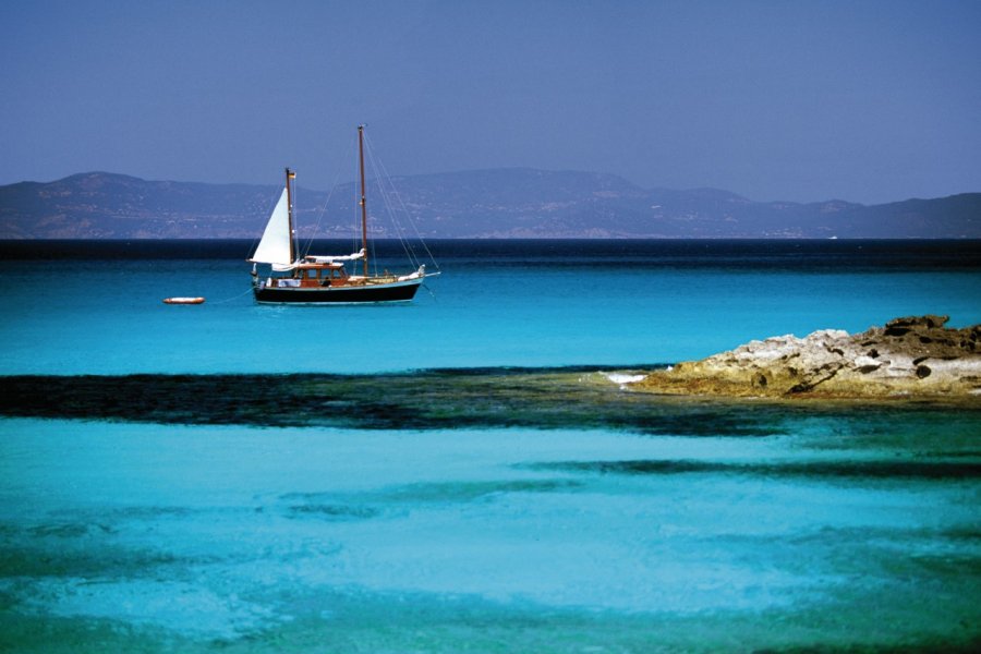 Voilier au large de Formentera. Author's Image