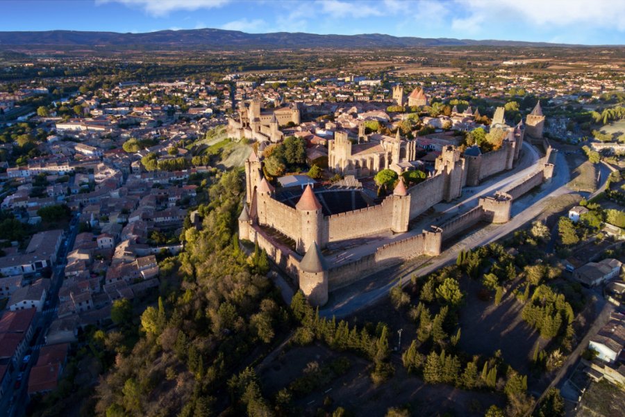 La cité médiévale de Carcassonne vue du ciel. stephanemedina81 - stock.adobe.com