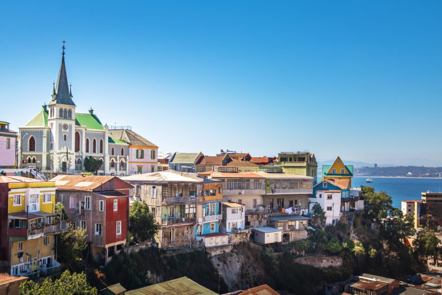 Cerro Alegre. Diego Grandi - Shutterstock.com