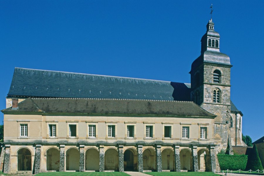 Abbaye où le frère Dom Perignon inventa le champagne (© S. REMAIN - ICONOTEC))