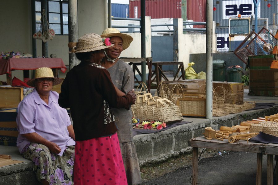 Sur le marché. Cathyline DAIRIN