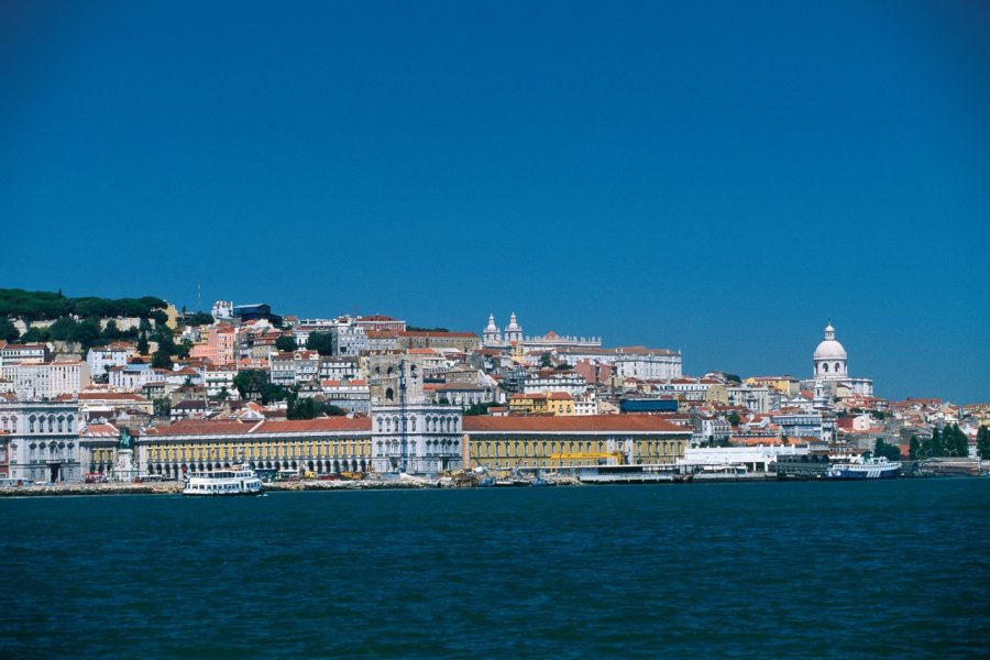Lisbonne vue depuis le Tage. (© Author's Image))