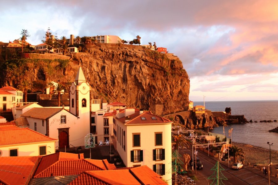 Crépuscule sur le village de Ponta do Sol. Martin FOUQUET