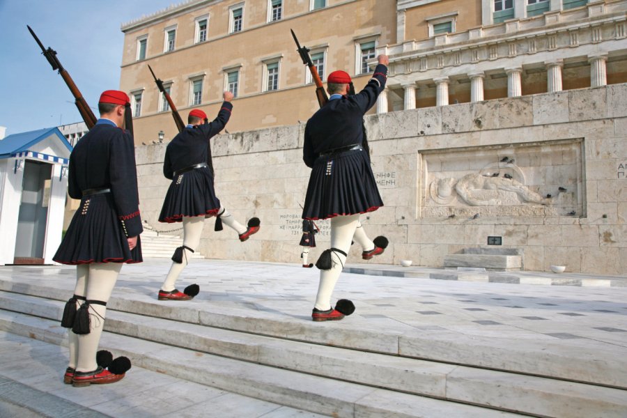 Relève de la garde devant le tombeau du soldat inconnu. iStockphoto.com/Vasiliki