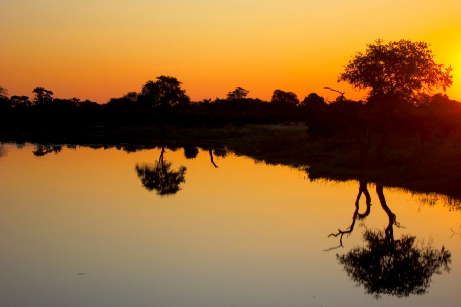 Coucher de soleil sur la rivière Kwando. Sophie ROCHERIEUX