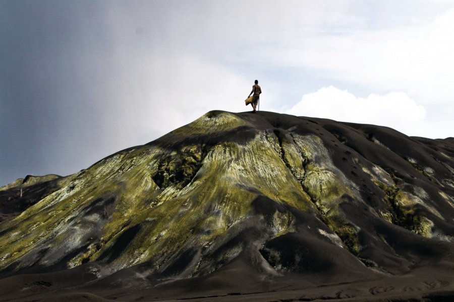 Au pied du volcan Tavurvur. (© Philippe Gigliotti))