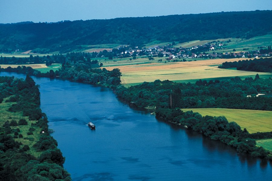 Vue aérienne de la Seine TOM PEPEIRA - ICONOTEC