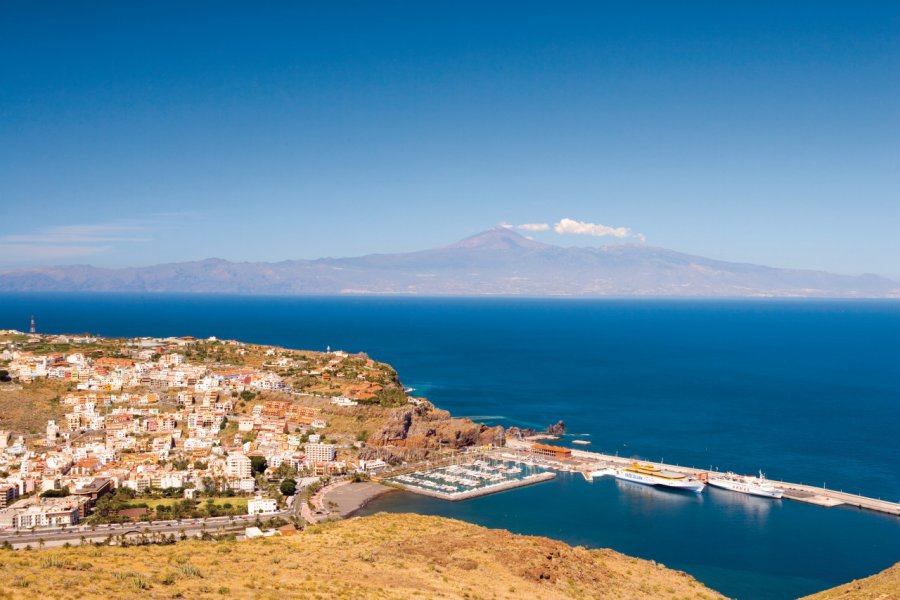 Vue sur l'île de Tenerife et le pic du Teide. Author's Image