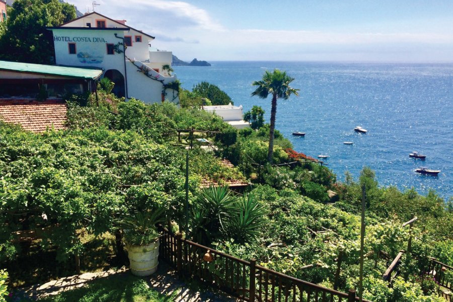 Point de vue superbe sur la baie depuis la Locanda Costa Diva. Muriel PARENT