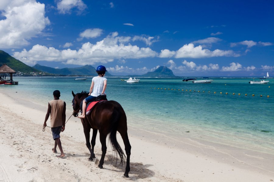 Promenade à cheval, Flic en Flac. Jean-Marie MAILLET - Fotolia