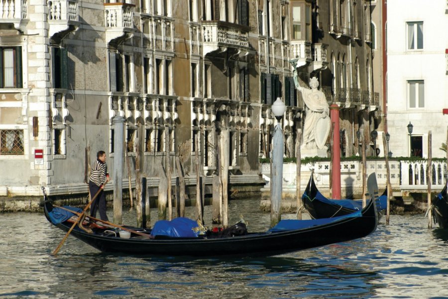 Gondole sur le Grand Canal. Stéphan SZEREMETA