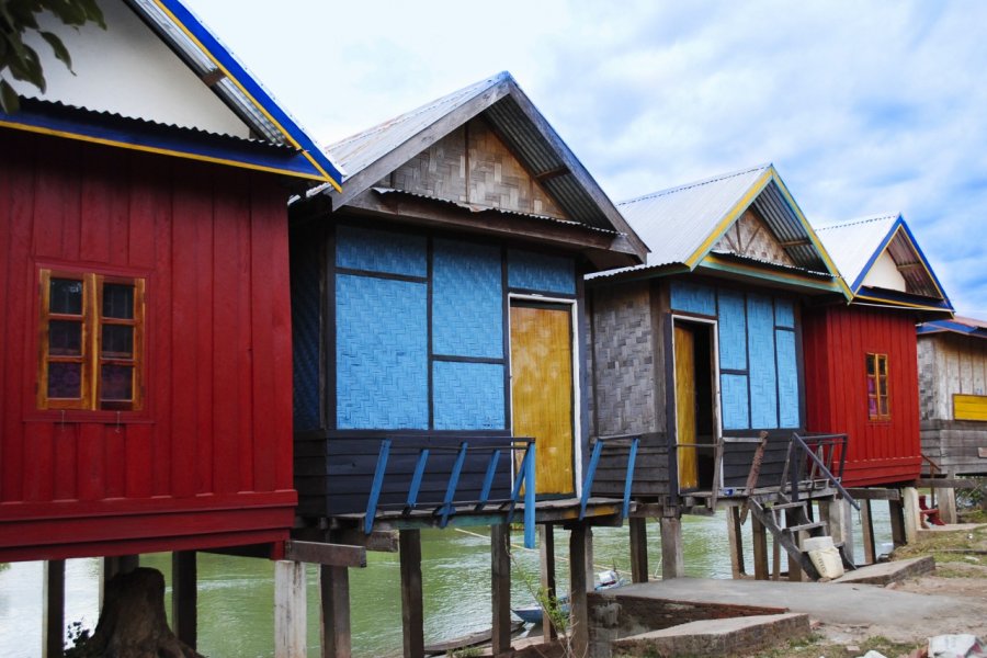 Des bungalows à Don Det, dans la régions des 4 000 îles. Kieu images - Shutterstock.com
