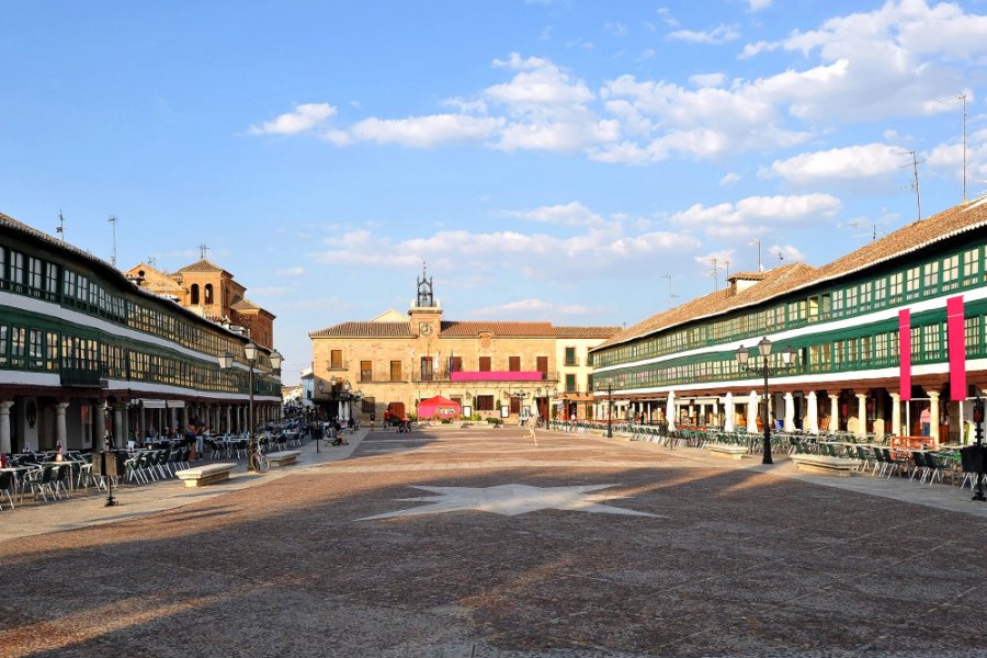 La place principale d'Almagro joserpizarro - Shutterstock.com