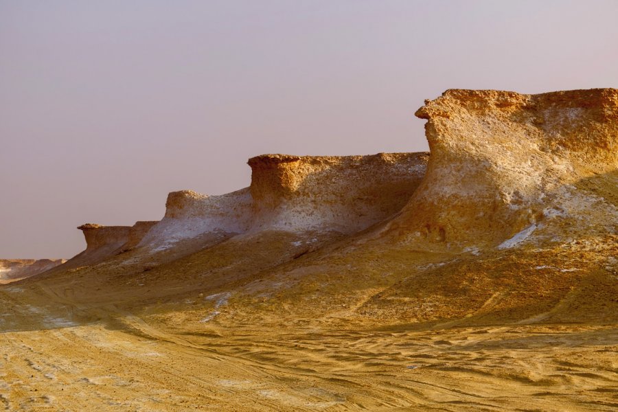 Formations rocheuses près de Zekreet. riyas.net - Shutterstock.com